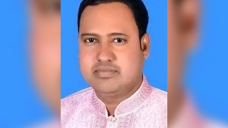 শ্বশুর বাড়িতে আত্মগোপনে ছাত্রলীগ নেতা, গণধোলাই দিয়ে পুলিশে দিল জনতা